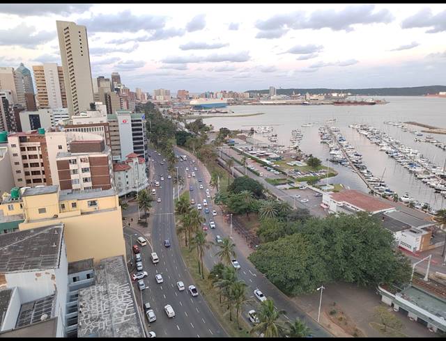 BEDROOM APARTMENT FOR SALE IN DURBAN CENTRAL